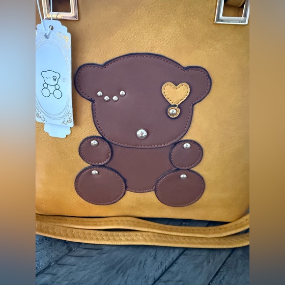BNWT Vegan Leather Winky Bear Tote Bag, as seen on TikTok. - Picture 4 of 6